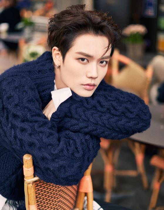 背头明星网红,揭秘背头明星网红的时尚魅力