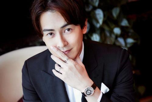 混血男明星网红,揭秘网红男明星的混血基因与独特风采