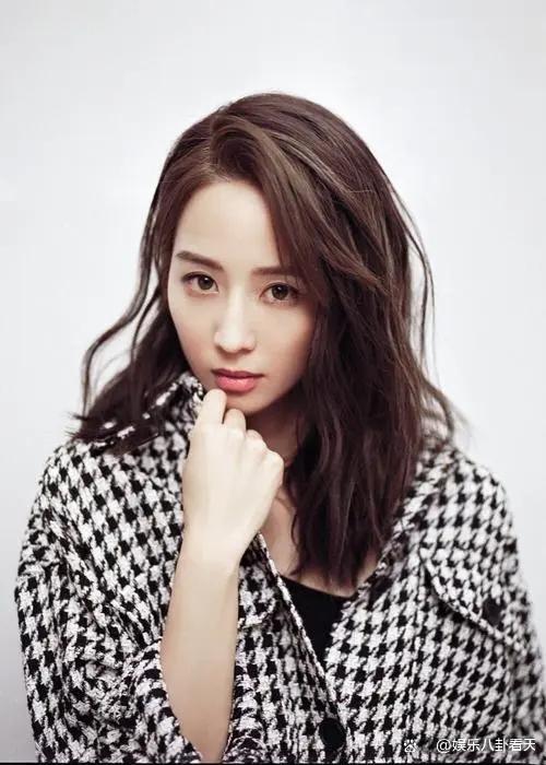 名称女明星网红,跨界融合的璀璨星途