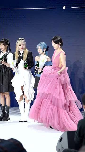 明星网红同台演唱